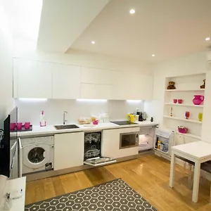 https://apartment-via-del-corso.it-romehotels.com